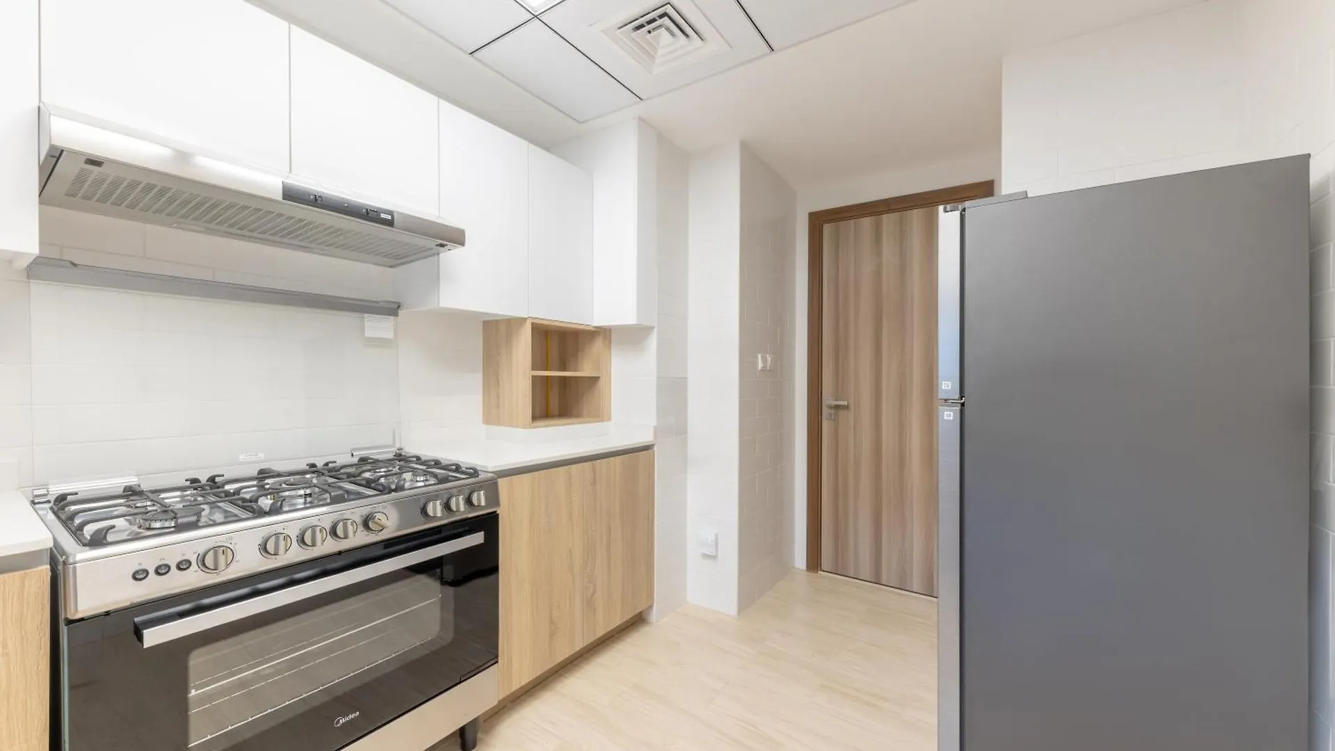 Apartment Premium, Brand New, Infront Of Canal,Business Bay Dubai