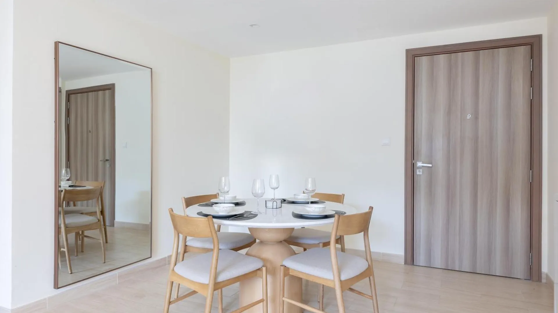 Apartment Premium, Brand New, Infront Of Canal,Business Bay Dubai